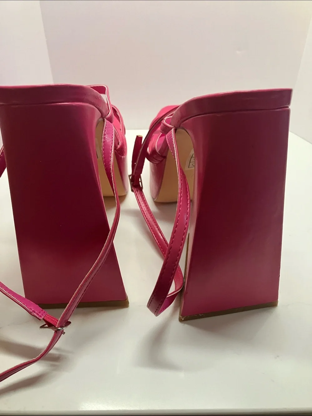So Me Fuchsia Strappy Platform Heels